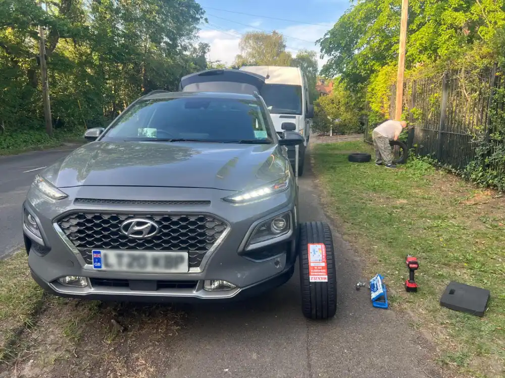 Motor Tyre professional team and mobile tyre repair van based in Luton.